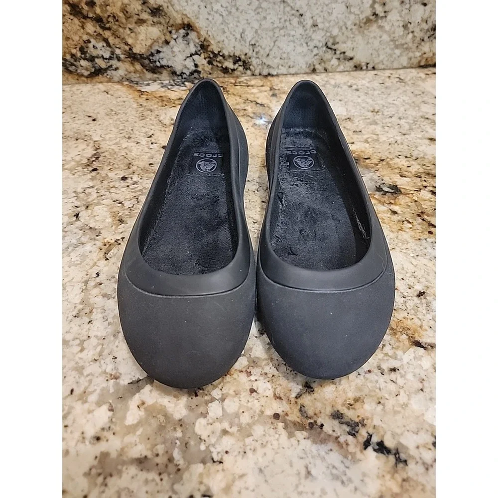 Crocs Womens Alice Mary Jane Black Closed Toe Flats Slip Resistant Size 7.  EUC